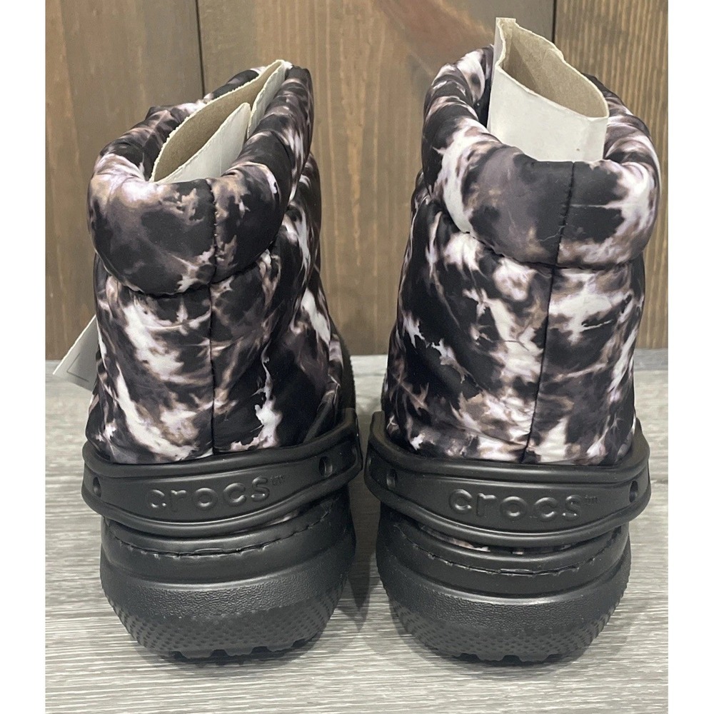 NWT Crocs Classic Lined Neo Puff Tie Dye Boot Black/White Mens 2/Women's 4 - Picture 11 of 11